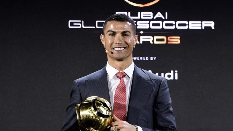 Ronaldo élu joueur du siècle