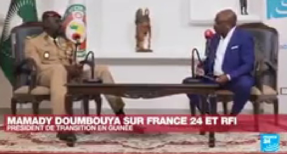 Le colonel Mamady Doumbouya, c’est pas Alpha Condé qui m’a fait venir en Guinée, ‘’On s’est vus deux fois’’. Dans un entretien accordé à RFI et France 24,