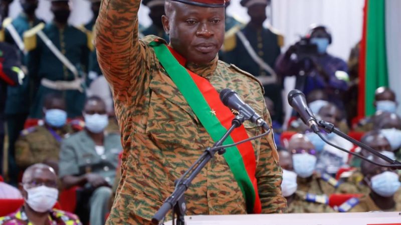 BURKINA FASO/ Prestation de serment du président du Faso : le lieutenant-colonel Paul-Henri Sandaogo Damiba pour un retour à l’intégrité