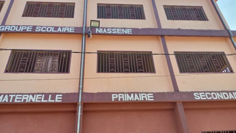 Éducation/ Lamine Niasse fondateur de l’école privée Niassène au micro-d’alicom guinée, après 81,67 % d’admis dans son établissement au CEE.