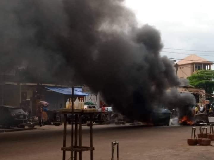Guinée: deux morts à Conakry lors d’une manifestation contre la junte au pouvoir, par FNDC