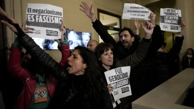Argentine: des manifestants dénoncent le négationnisme dans la campagne électorale