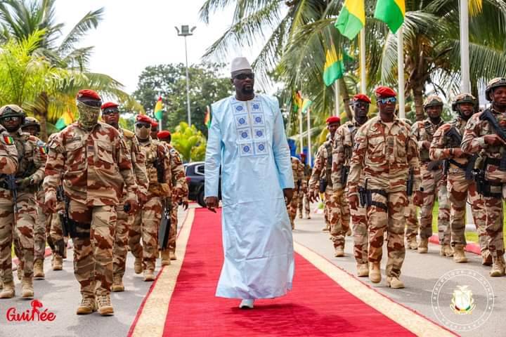 Guinée: deux ans après le coup d’État, des soutiens au président de transition s’affichent à Conakry