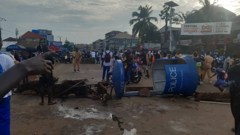 Conakry : Des élèves manifestent à Lambangni